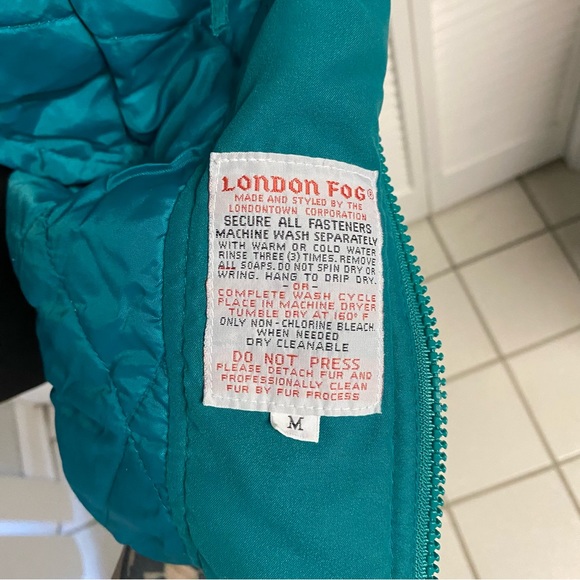 Fog By London Fog Women’s Jacket with Faux Fur Trimmed Hood Size Medium - Picture 4 of 6